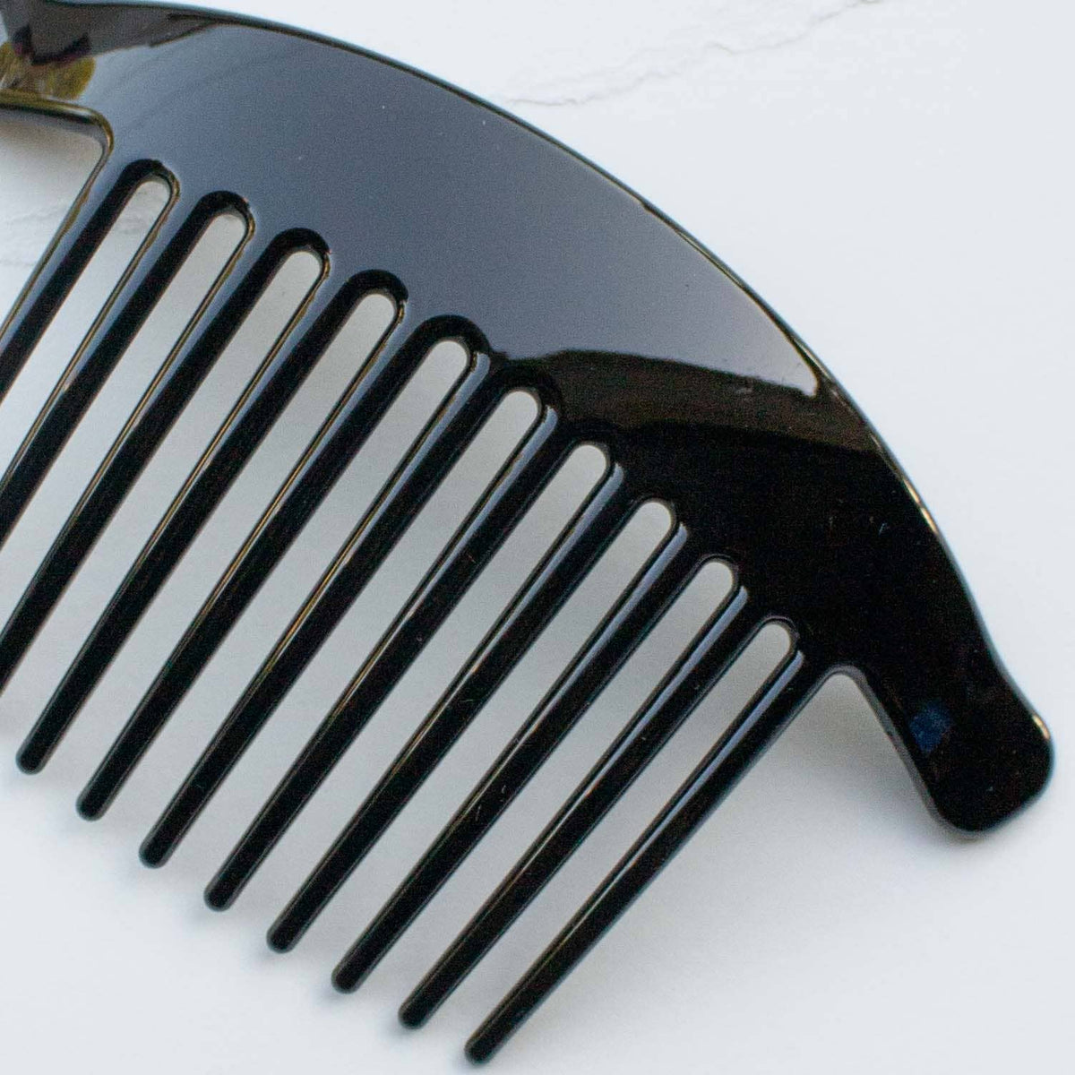 Curved Wide-Tooth Hair Comb Pin