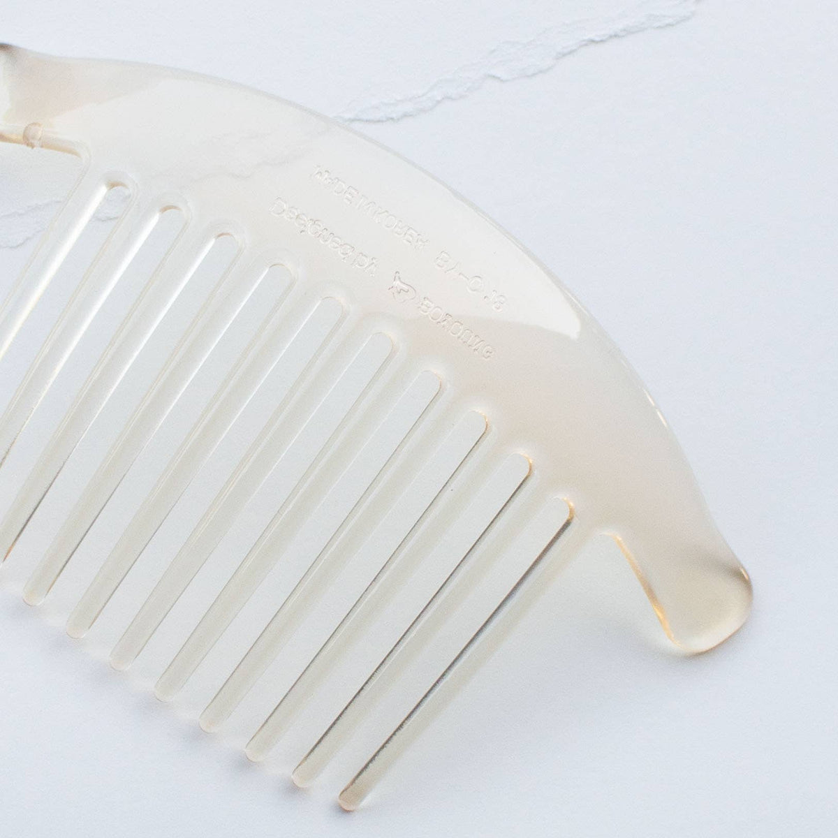 Curved Wide-Tooth Hair Comb Pin