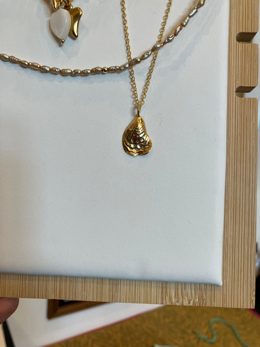 Dainty Oyster Necklace