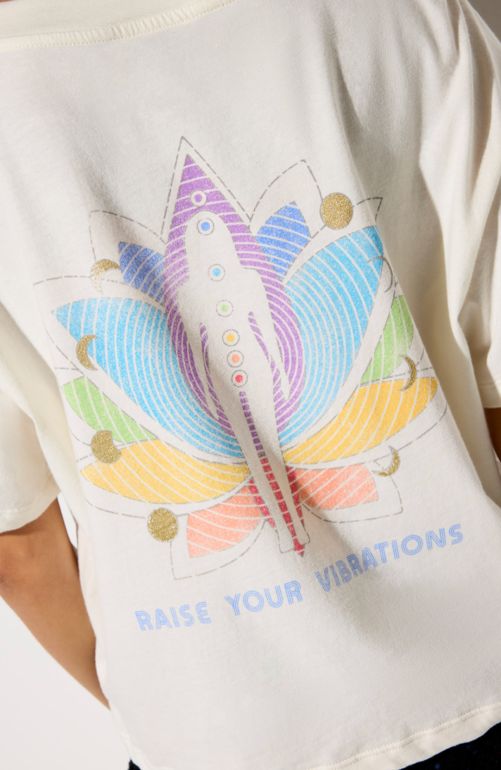 prism lotus feliz tee