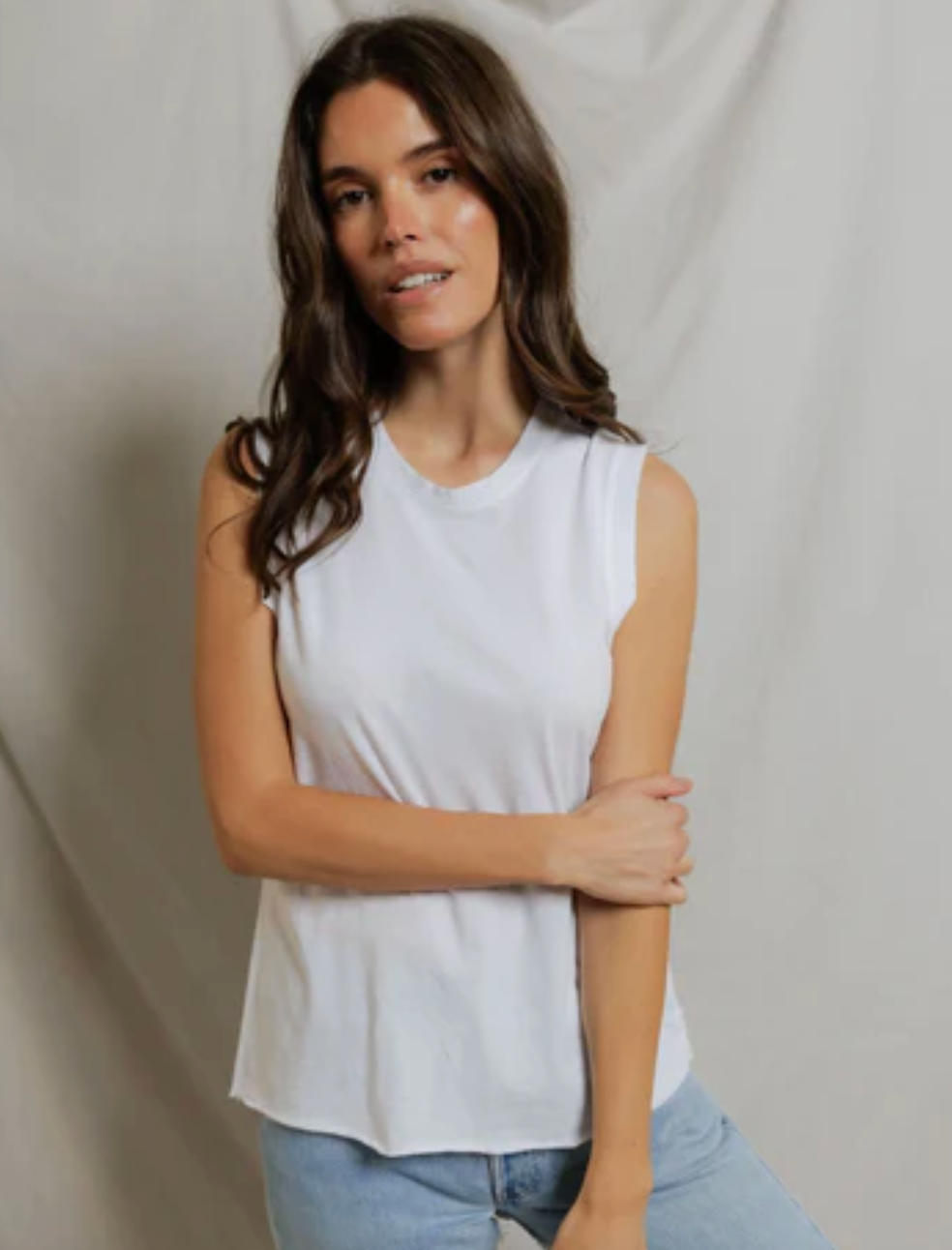 Faye Sleeveless Crew