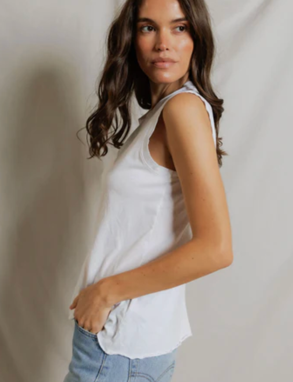 Faye Sleeveless Crew