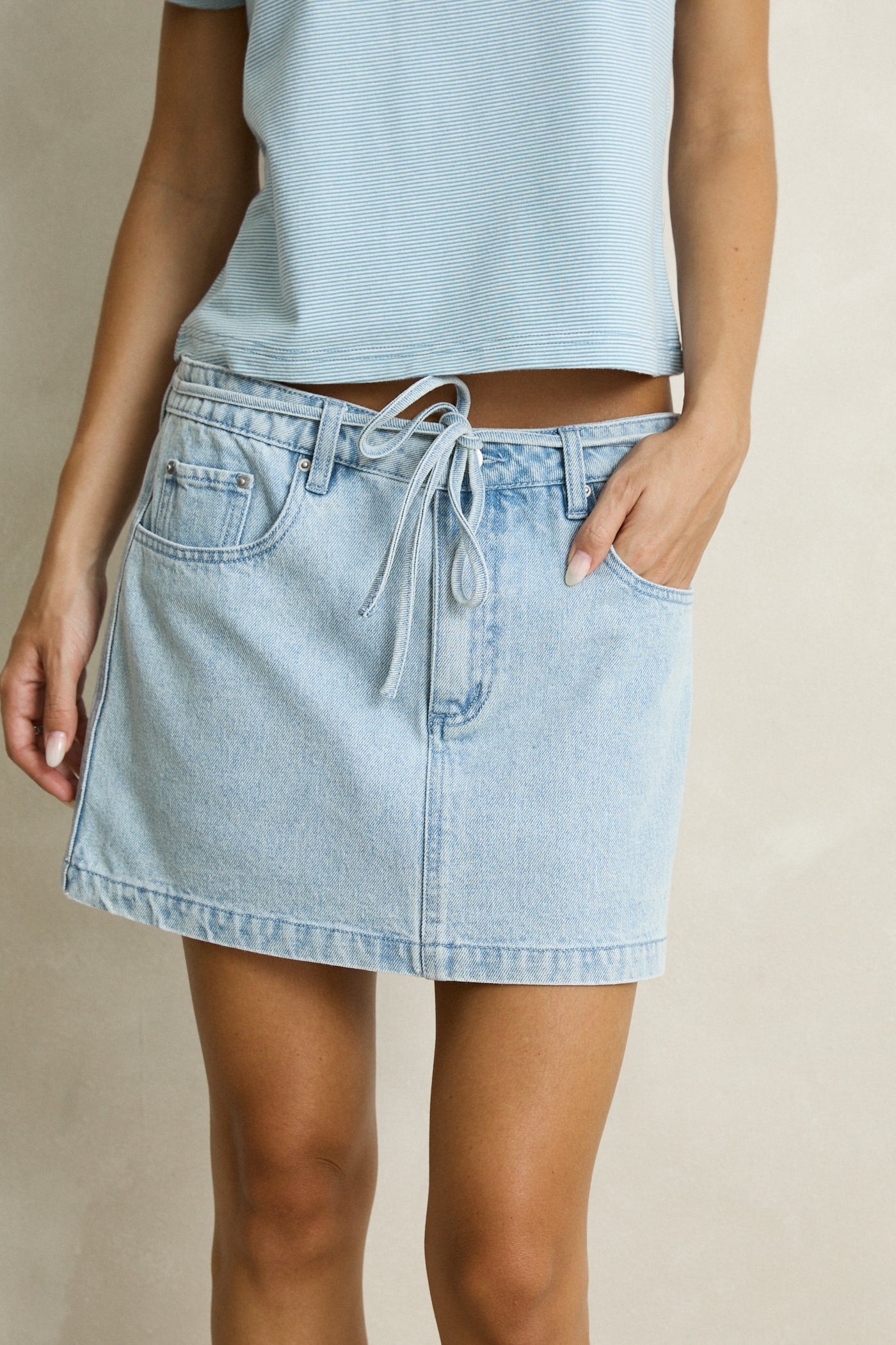 charlie low rise mini skirt